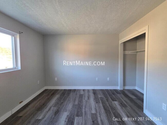 8 Hillside Ln unit 5, Lewiston, ME 04240 - photo 7