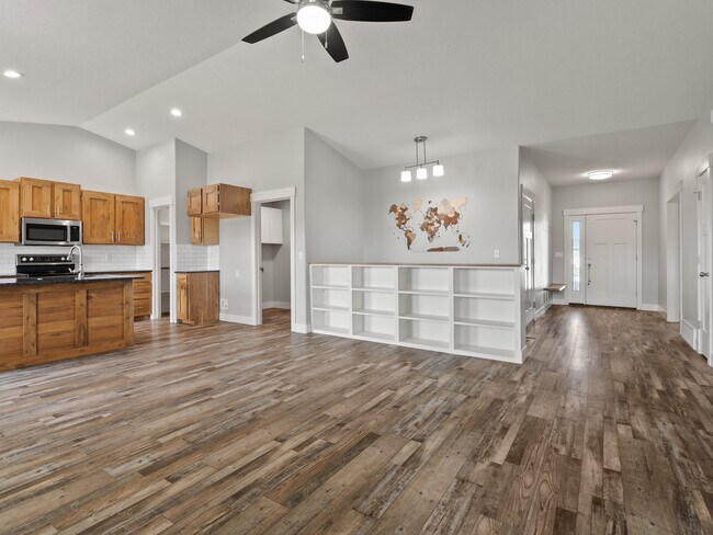 1459 Foxmore St, Pocatello, ID 83204 - photo 5