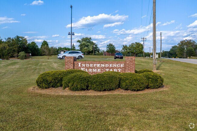The Independence Elementary School sign in Rock Hill.