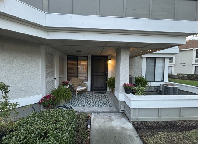 25713 Sycamore Pointe unit A1, Lake Forest, CA 92630 - photo 6