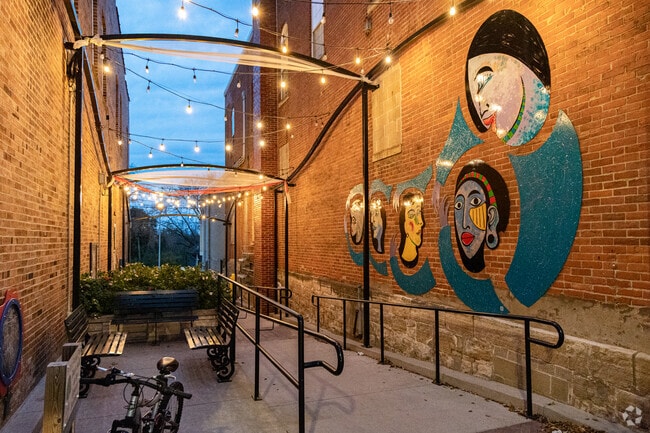 Art-filled alleys like Hilltop Park showcase Mount Vernon’s creative spirit that brings people together.