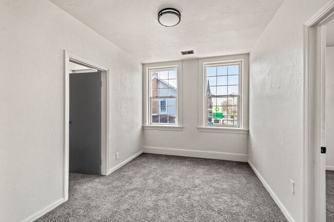 Gladden Building, Mc Donald, PA 15057 - photo 5