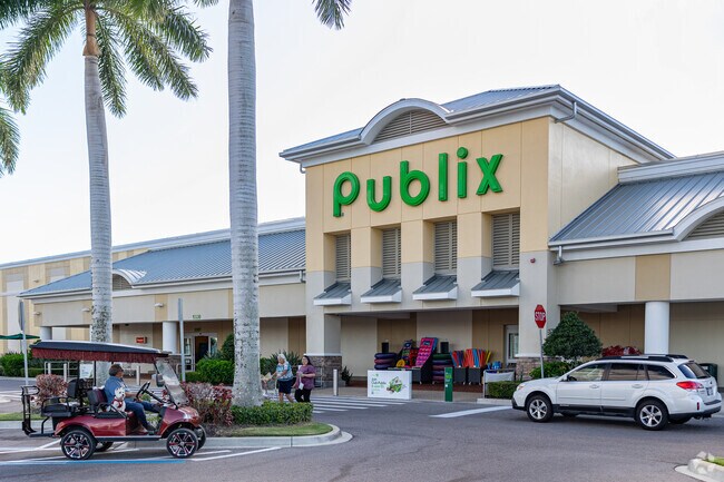 Casey Key residents can find conveniences and groceries at the nearby Publix.