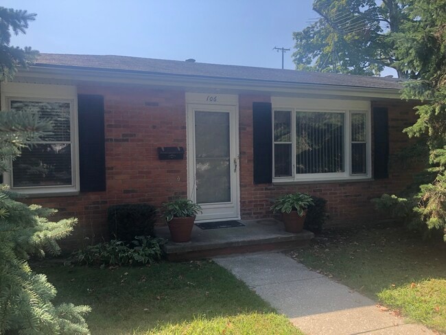 106 E 2nd St, Milan, MI 48160 - photo 4