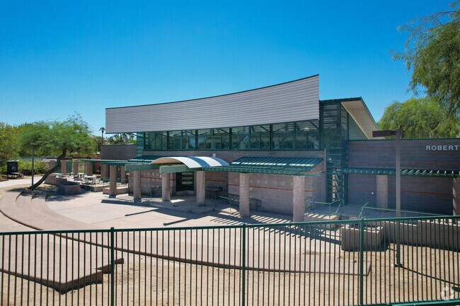 Robert Curry Library is located at the Broadmor Elementary campus in Tempe.