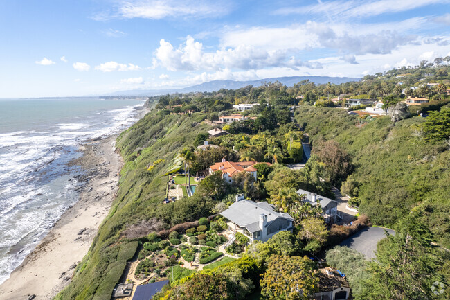 Costal homes fill the bluffs in Hope 
Ranch.