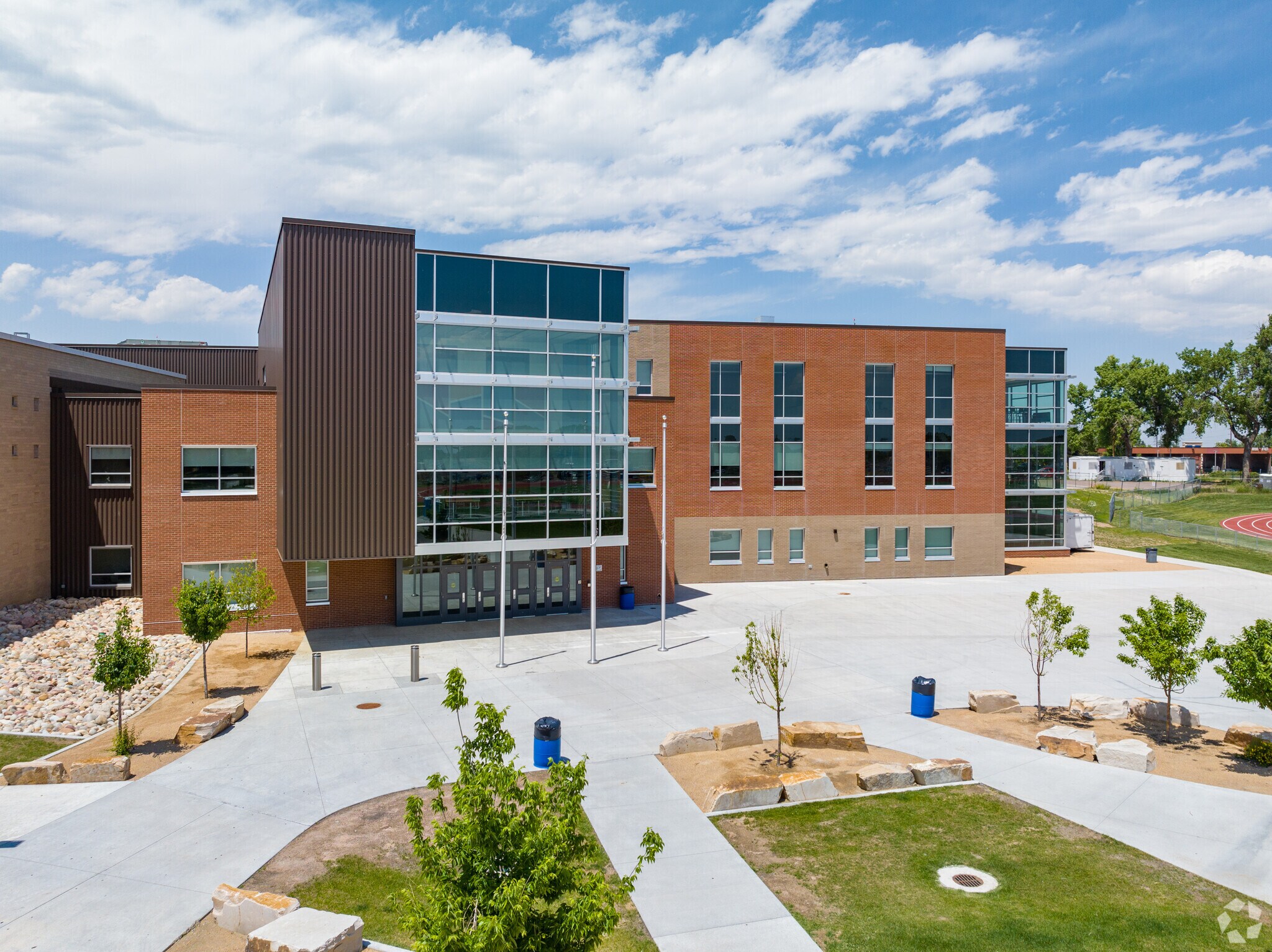 Alameda International High School is a public school located in Lakewood.