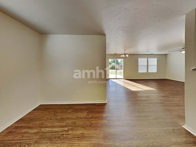 19637 Cumberland Way, Caldwell, ID 83605 - photo 7