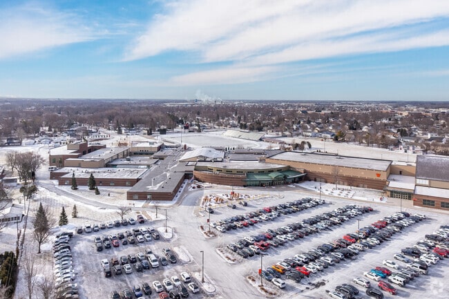 West De Pere High School has a student-teacher ratio of 16 to 1.