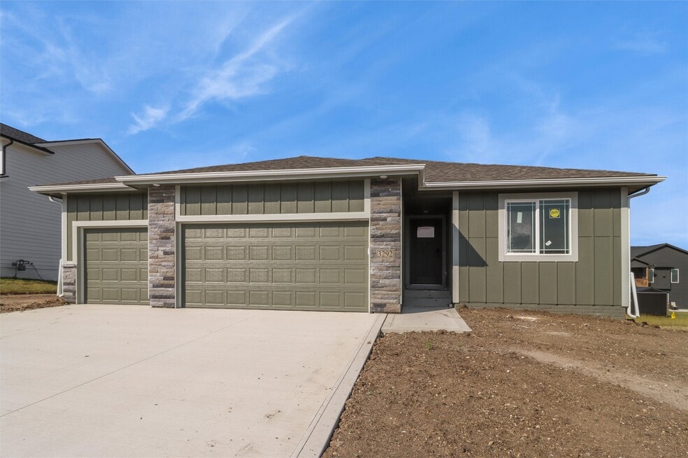 3292 NW Brookside Dr, Grimes, IA 50111 - photo 1