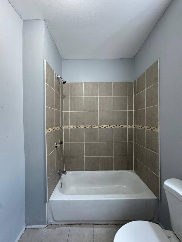 138 Clinton Ave unit 2r, Newark, NJ 07114 - photo 1