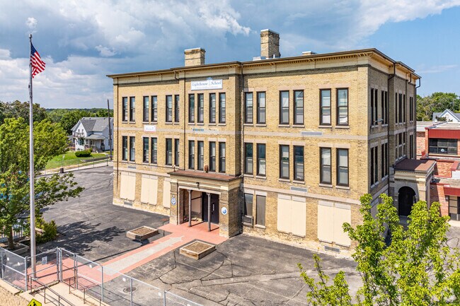 Jefferson Lighthouse Elementary School serves students from Kindergarten through 5th grade.