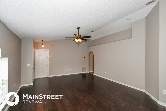 7336 Lawn Tennis Ln, Jacksonville, FL 32277 - photo 5