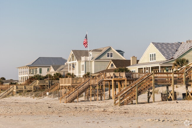 Residents find gorgeous beach homes with scenic ocean views in Litchfield Beach.