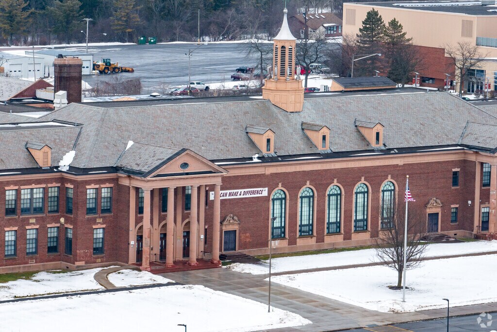 Welcome to Auburn Junior High School.