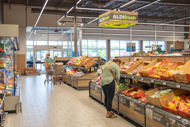 Aldi is a top choice for East Carver Heights when buying fresh groceries.