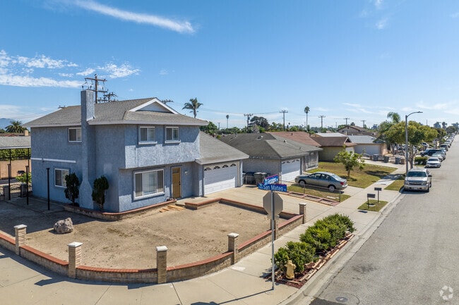 You can find many styles of homes in the Lemonwood Eastmont neighborhood.