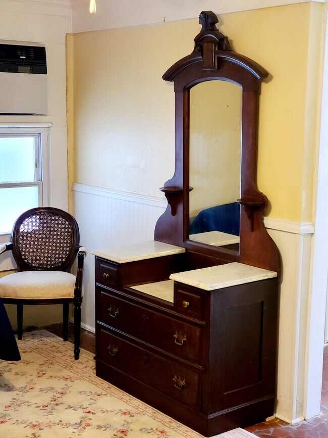 4723 Carondelet St unit D, New Orleans, LA 70115 - photo 5