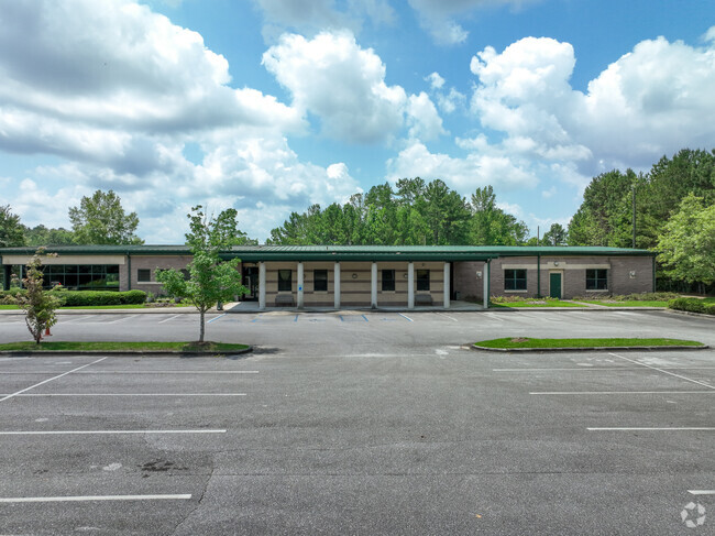 Crossroads School concentrates on special challenges who need smaller, more focused learning.