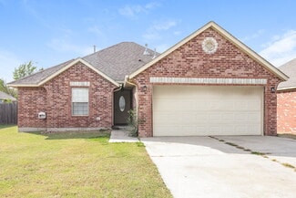 4009 Notting Hill Dr, Moore, OK 73160