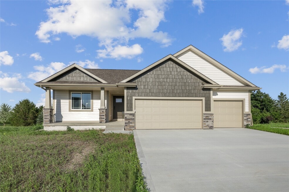 3423 5th Ave SE, Altoona, IA 50009 - photo 1