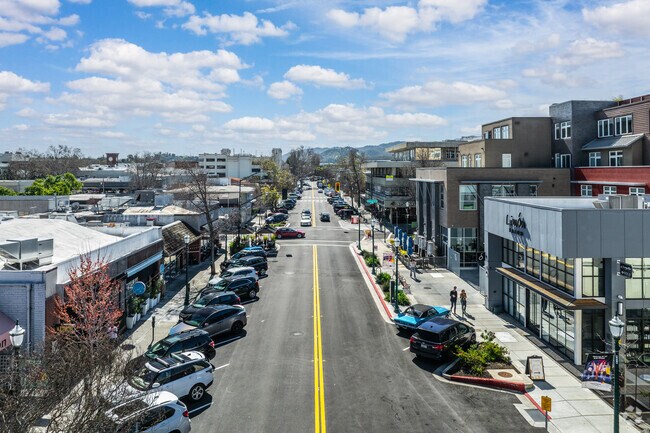 Explore shopping, dining, and nightlife in vibrant downtown Walnut Creek.