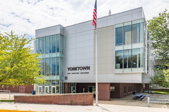 Yorktown High School earns Niche’s number 1 spot in Best Public High Schools in Arlington.