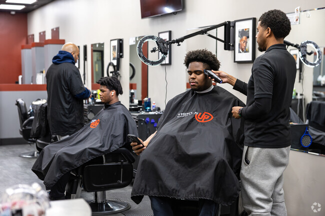 Bowie local Tight N Up barbershop near Amber Meadows is your 1 stop shop to get your hair cleaned up.