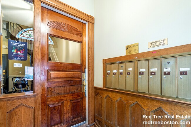 88 W Cedar St unit A, Boston, MA 02114 - photo 7