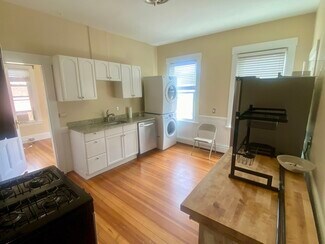 133 Otis St Unit 2R, Cambridge, MA 02141