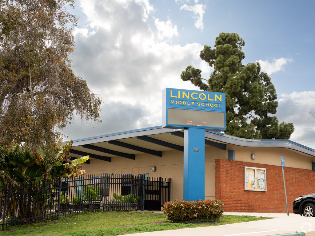 Lincoln Middle School Across the Street from Palmquist Elementary School in Fire Mountain