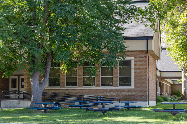 North Entrance and picnic area of Jefferson Elementary in the Depot Bench neighborhood.
