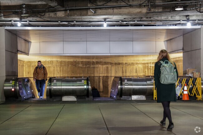 Metro will get you where you want to go near Drumaldry neighborhood.