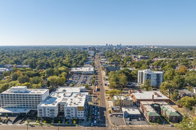 Annesdale is conveniently located between downtown Memphis and midtown Memphis.