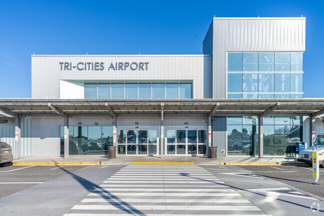 Locals have quick access to air travel via the Tri-Cities Airport.