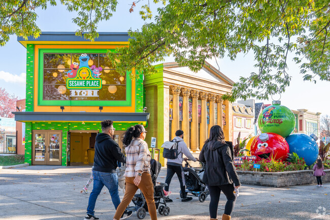 Families from Thornridge head to Sesame Place for an afternoon of fun.