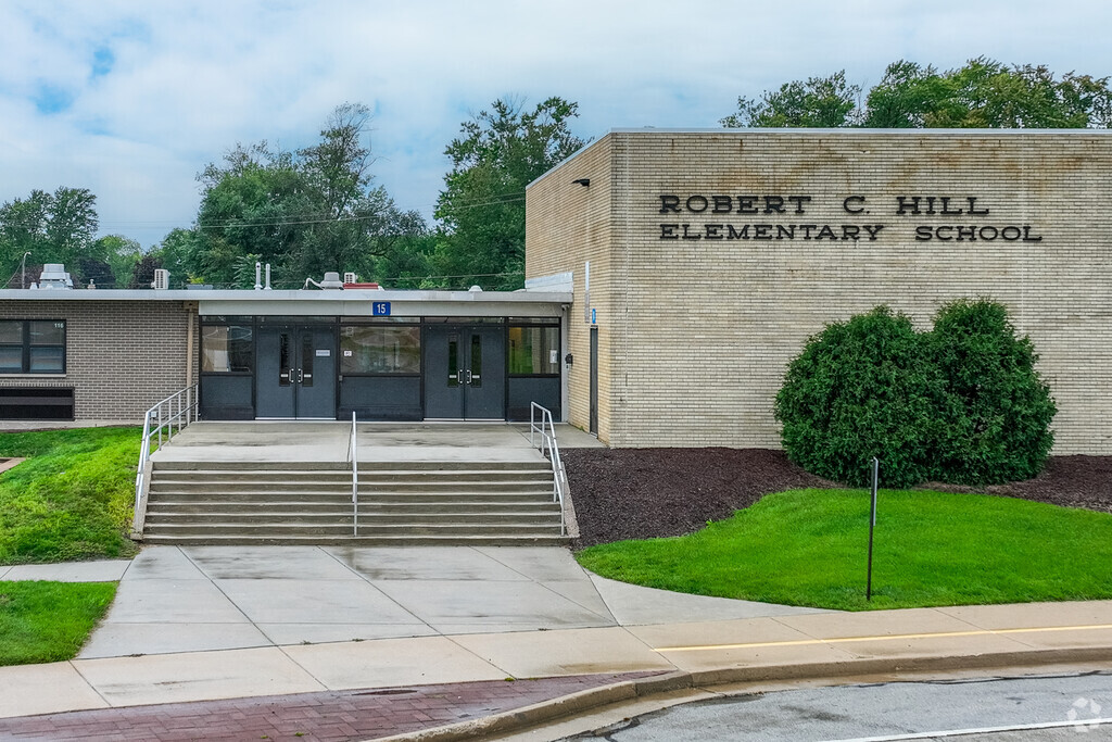 Robert C. Hill Elementary School is an above-average, public school located in Romeoville, IL.