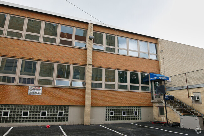 Divine Redeemer School is a private faith-based school in Ford CIty, Pennsylvania.