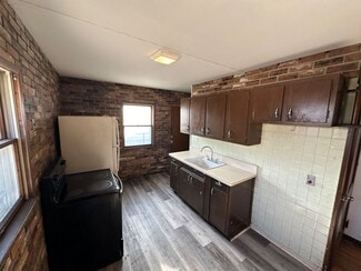 5262 N 50th St, Milwaukee, WI 53218