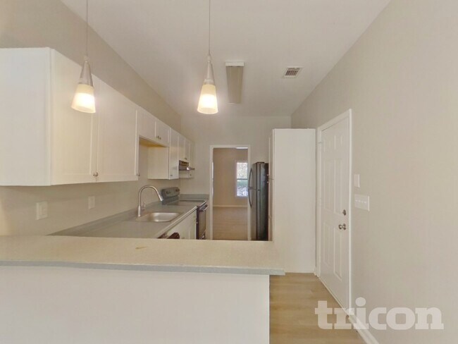 2396 Grove Ct, Atlanta, GA 30344 - photo 4