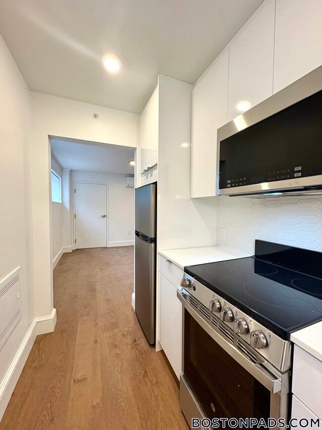 1200 Massachusetts Ave Unit B1, Cambridge, MA 02138