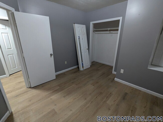 114 Mt Pleasant Ave unit 3, Boston, MA 02119 - photo 6