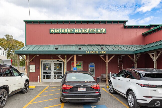 The Winthrop Marketplace in Cottage Hill has all your pantry staples for a grocery run.