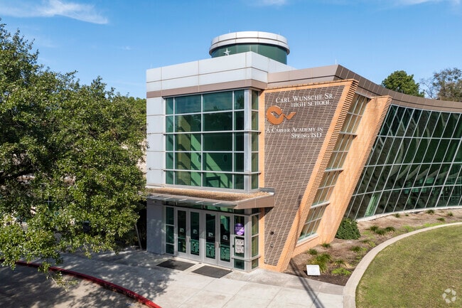 Carl Wunsche Sr High School in Old Town Spring has received a B+ grade from Niche.