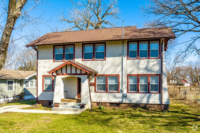 Larger two-story homes can be found along Clark St on the south side of Mondamin Presidential.
