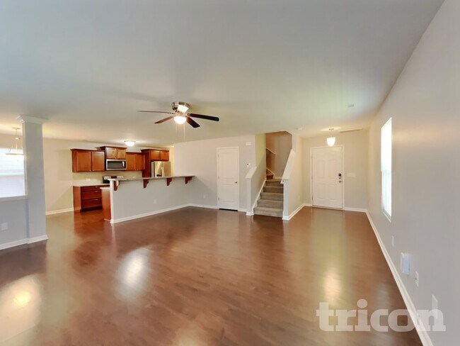 963 Bitting Hall Cir, Rural Hall, NC 27045 - photo 2