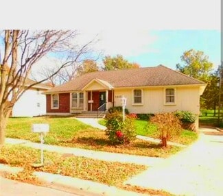 7325 N Brooklyn Ave, Kansas City, MO 64118