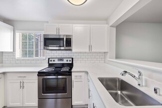11105 NE 123rd Ln, Kirkland, WA 98034