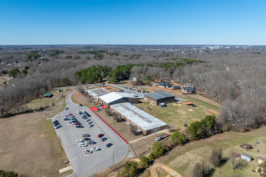 Lawrenceburg Public Elementary School's mascot is the tiger.