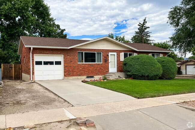 Brick homes are a staple in the Cragmor Neighborhood.